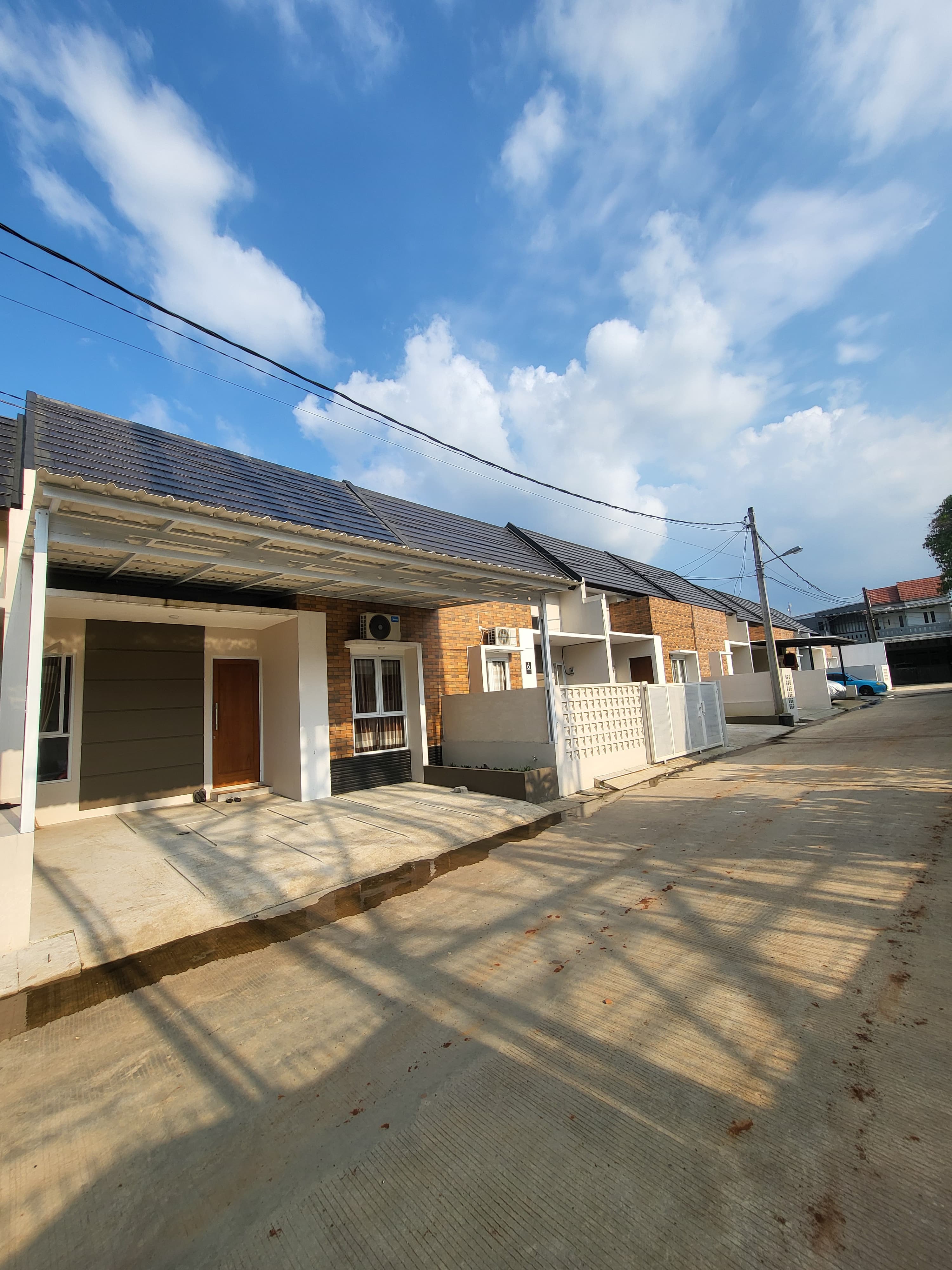 Tampak depan unit satu lantai